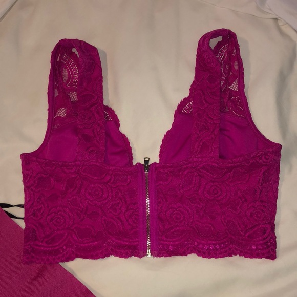 Bra/crop  top - Picture 4 of 5